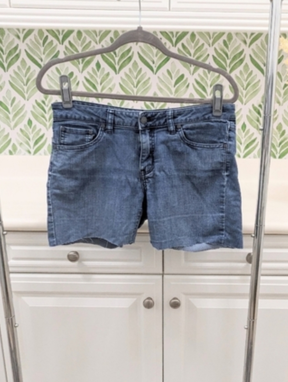 Prana Cut off jean shorts size 8/29